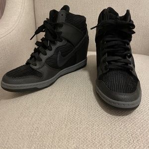 Nike sky hi wedge